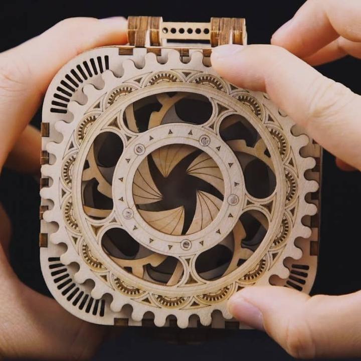 Produktbild Hands Craft Geheimnisvolle Schatztruhe Bausatz
