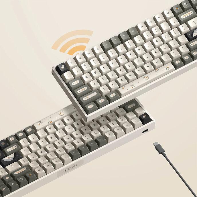 Actual product image Iqunix F97 Hitchhiker Wireless Gaming Keyboard, RGB - Moonstone Turbo-Switches (DE, Wireless, Cable)