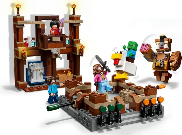 Actual product image LEGO Forest estate with boxing ring (21272, LEGO Minecraft)