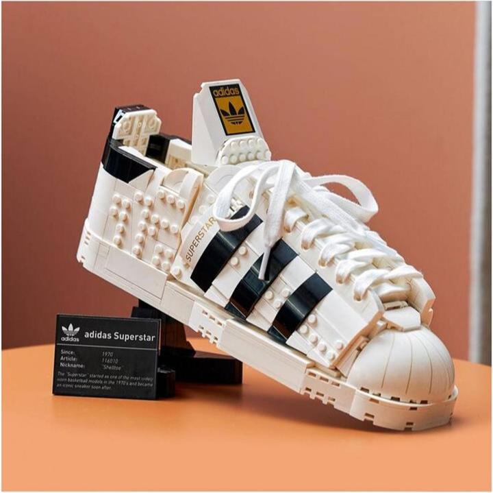 Actual product image LEGO Adidas Originals Superstar (10282, LEGO Icons)