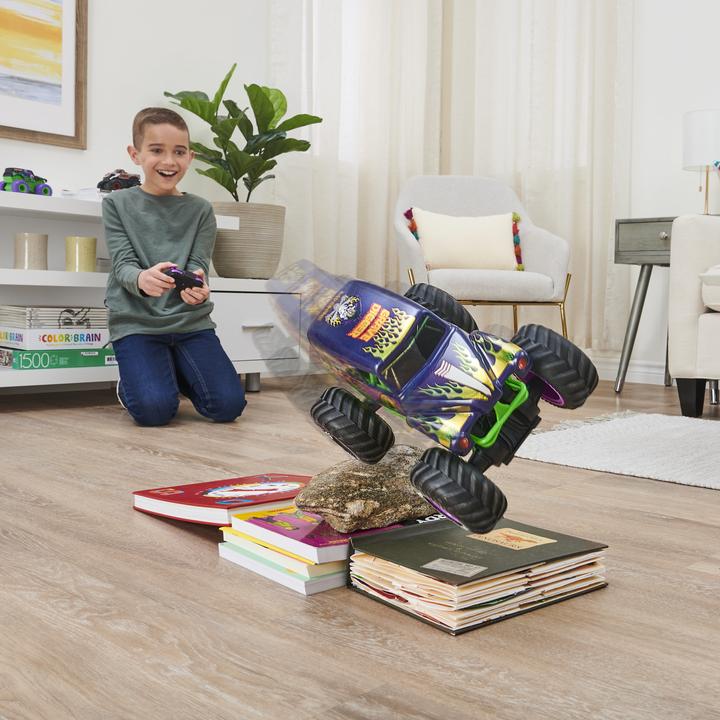 Actual product image Maki Monster Jam - Grave Digger Freestyle Force