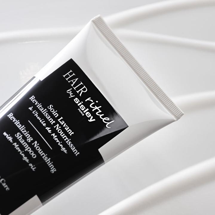 Image du produit Sisley Soin Lavant Revitalisant Nourrissant (200 ml, Shampoing liquide)