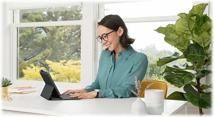 Actual product image Logitech slim folio (CH, iPad 2021 (9th Gen), iPad 2019 (7th gene), iPad 2020 (8. Gen))