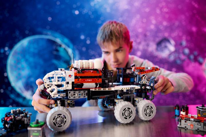 Actual product image LEGO Mars Exploration Rover (42180, LEGO Technic)