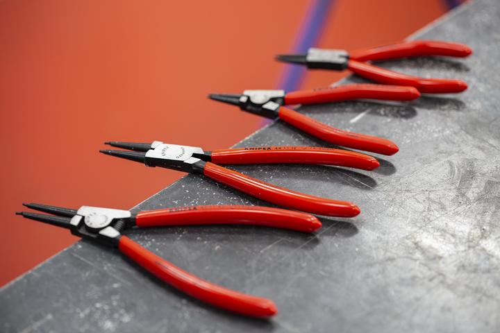 Actual product image Knipex Set of Circlip Pliers (325 mm)