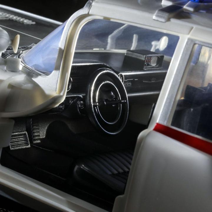 Produktbild Hasbro Ghostbusters Plasma Series Fahrzeug Ecto-1 (1984)