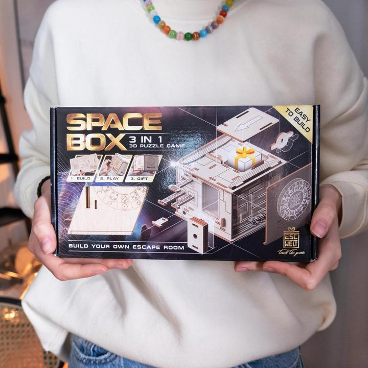 Actual product image Escape Welt Space Box (German)
