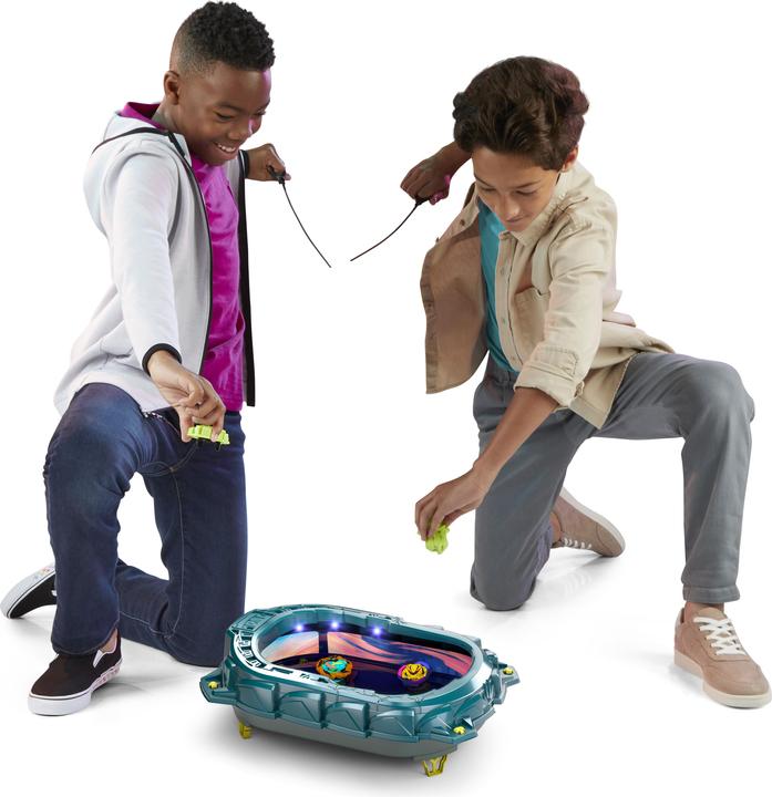 Actual product image Hasbro Beyblade Burst QuadStrike Light Ignite Beyblade Stadium Battle Set (German, French, Italian, English, Dutch, Swedish, Norwegian, Polish)