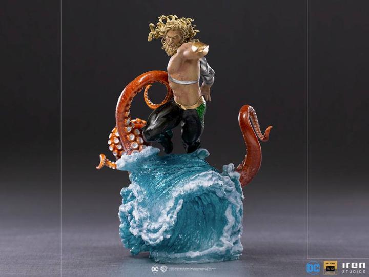 Actual product image Iron Studios DC Comics statuette 1/10 Deluxe Art Scale Aquaman 26 cm