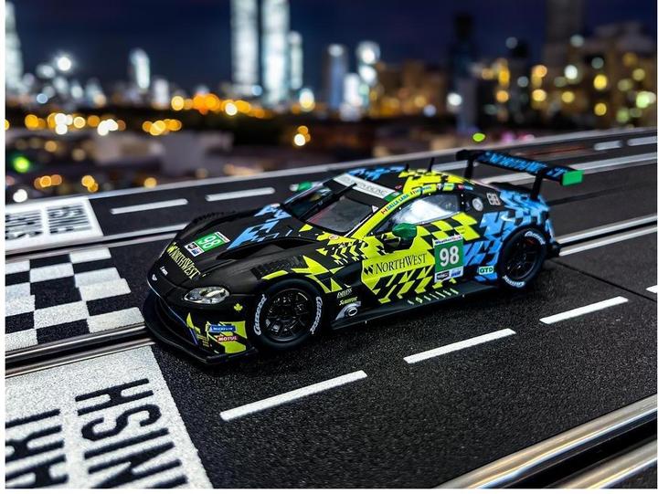 Actual product image Carrera Aston-Martin Vantage GT3