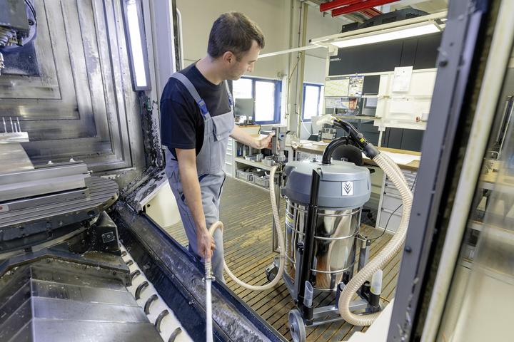 Immagine prodotto Kärcher Aspiratore industriale professionale IVR-L 100/24-2 Tc Me Dp (Aspirapolvere a umido e a secco)