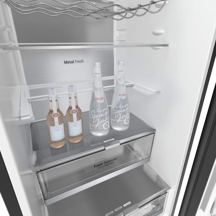 Immagine prodotto LG GBB72BM9DQ Frigorifero combinato, Classe D, 387L, Wi-Fi, Wine Rack, Vetro bianco satin (384 l)
