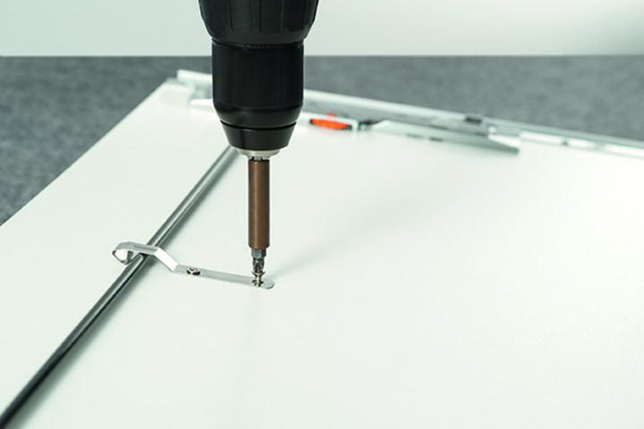 Actual product image Blum Bracket for synchronizing shaft TIP-ON BLUMOTION