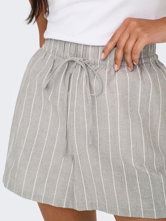 Produktbild JdY Locker geschnitten Mittlere Taille Shorts Shorts (M)