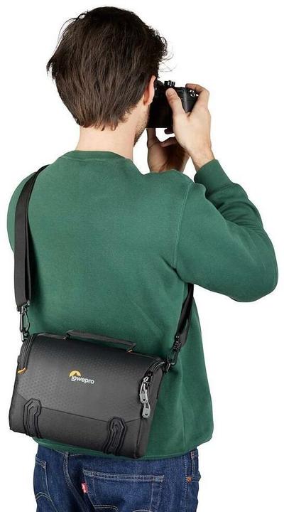 Image du produit Lowepro Adventura SH 140 III Green Line (Sac à bandoulière pour appareil photo, 3 l)