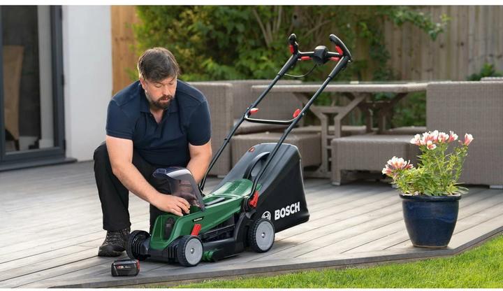 Actual product image Bosch Home & Garden UniversalRotak (Rechargeable battery operated)