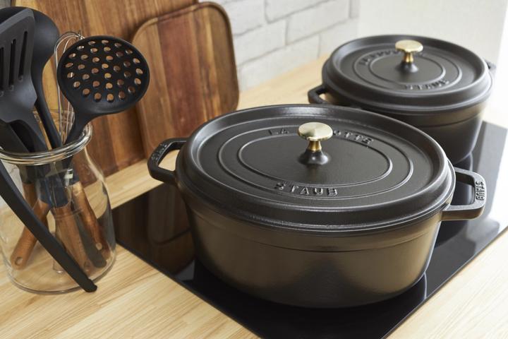 Actual product image Staub Cocotte (27 cm, Casserole + Stewpot, Cast iron, Enamel)
