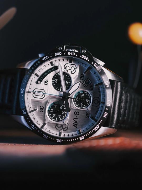 Actual product image AVI-8 AV-4077-01 P-51 Mustang Chronograph 43mm 5ATM (Analogue wristwatch, 43 mm)