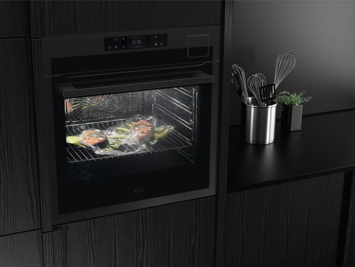 Actual product image AEG 9000 STEAMPRO® BSE798380T - STEAM OVEN ( EEK: A++ / Scale A+++ to D ), 944188816