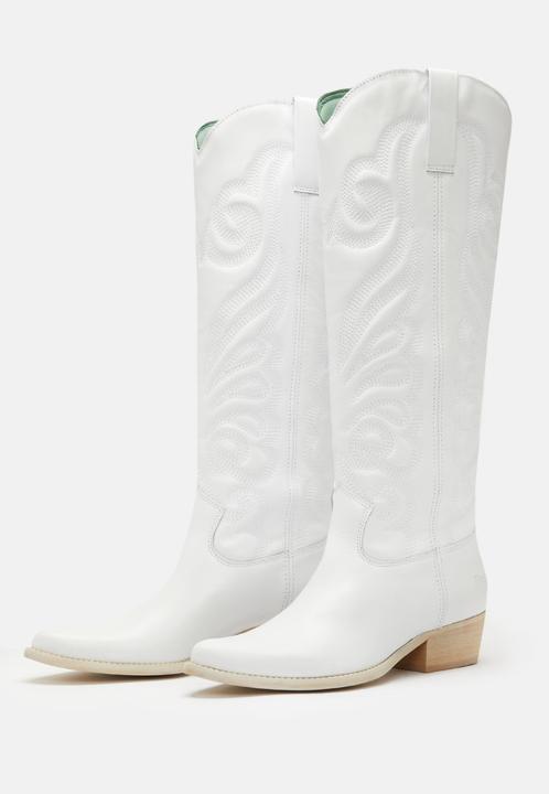 Felmini Der Cowboy-Stiefel mit Absatz von, zeichnet sich durch eine wunderschöne Stickerei am Schaft