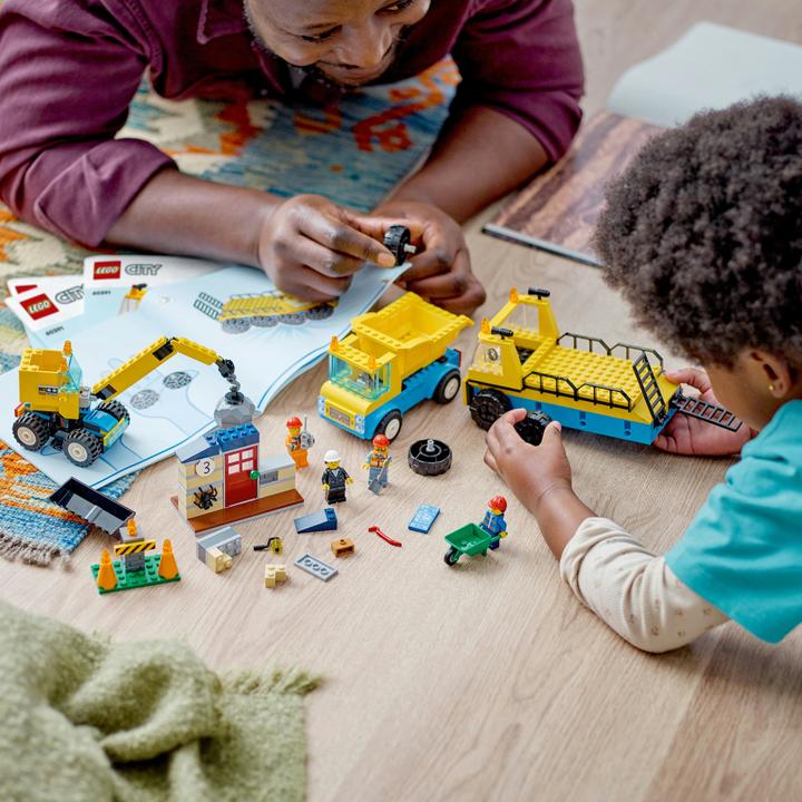 Actual product image LEGO Construction vehicles and crane with wrecking ball (60391, LEGO City)