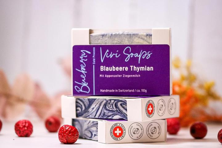 Produktbild Vivi Soaps Blaubeere - Thymian Ziegenmilchseife (Hartseife)