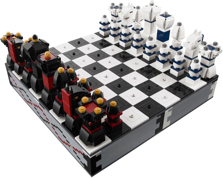 Actual product image LEGO Chess Chess (40174, LEGO Icons, LEGO Rare Sets)