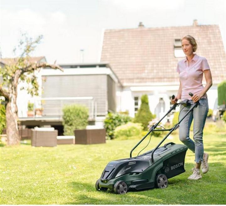 Produktbild Bosch Home & Garden UniversalRotak 36-550 (Akkubetrieb)