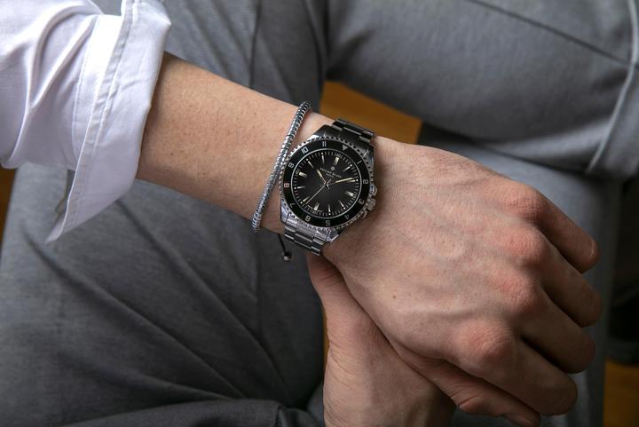 Actual product image Philipp Blanc watch avenches (Rotatable bezel, 42 mm)