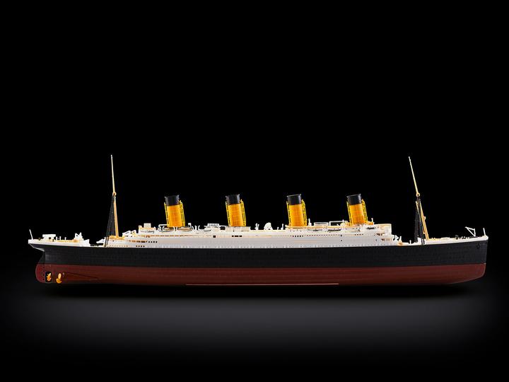 Actual product image Revell RMS Titanic