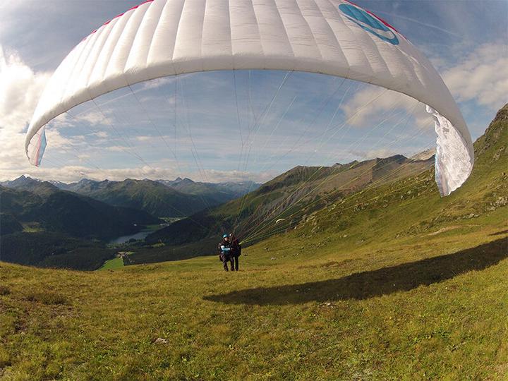 Actual product image Smartbox Tandem paragliding flight to Davos for 2 people (2 pers.)