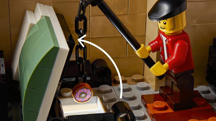 Actual product image LEGO Police Station (10278, LEGO Creator Expert, LEGO Rare Sets)