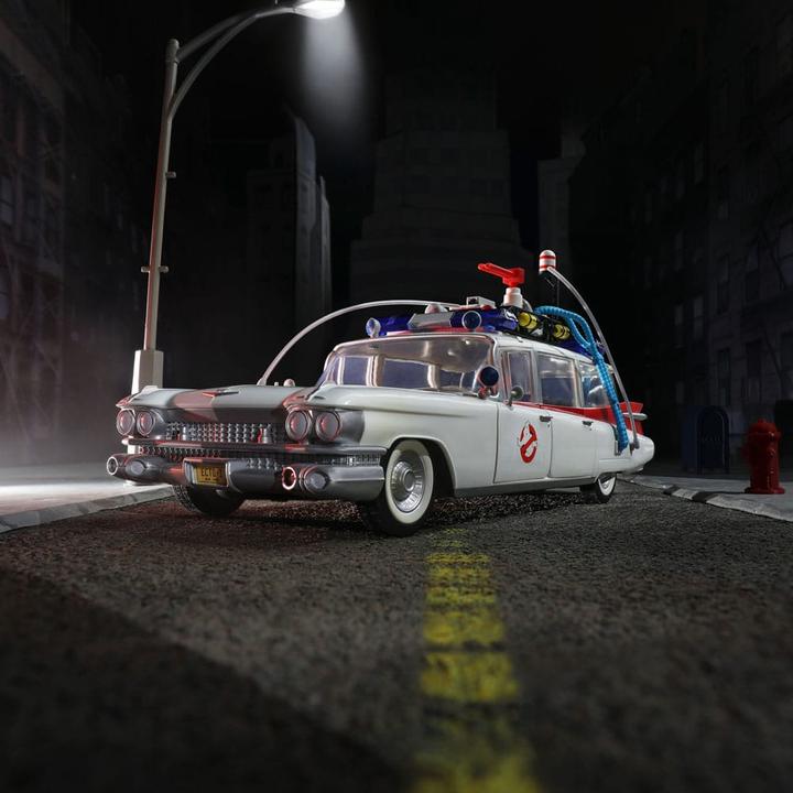 Produktbild Hasbro Ghostbusters Plasma Series Fahrzeug Ecto-1 (1984)