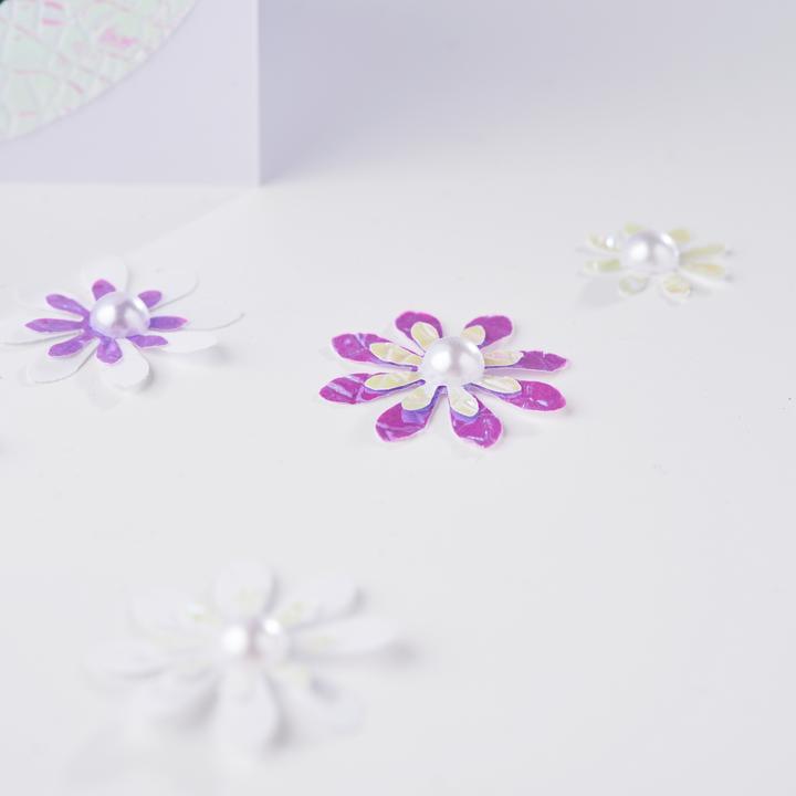 Actual product image VBS Flower" motif hole punch, set of 3