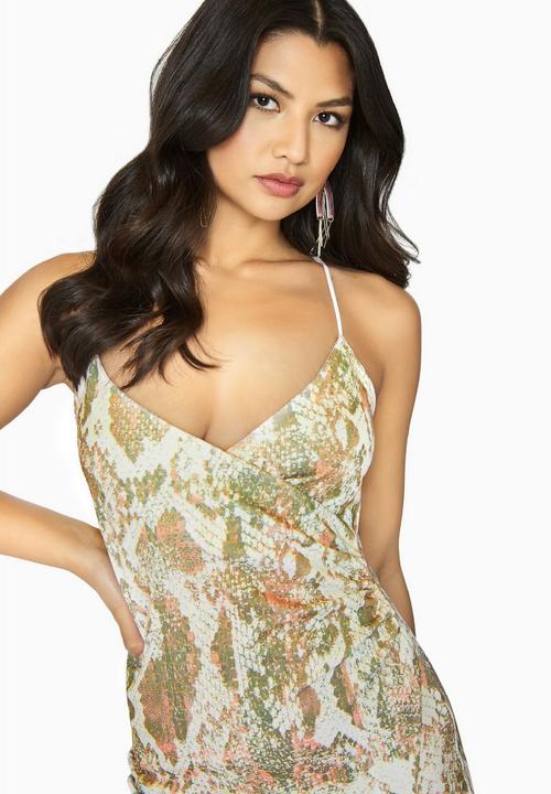 Actual product image Girls On Film Leon dress with front slit (40 D)