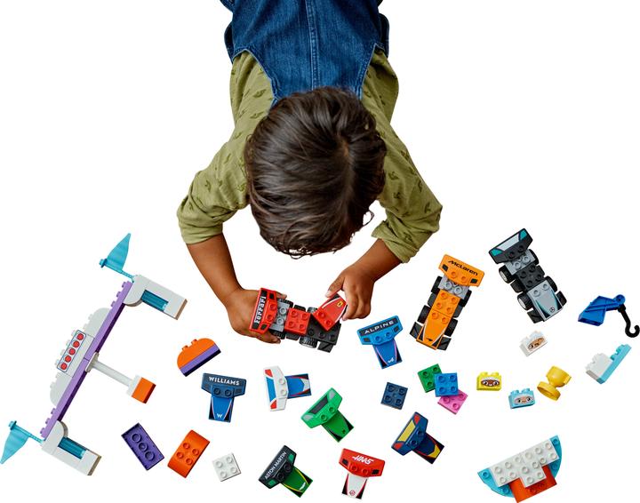 Produktbild LEGO F1 Team Rennautos mit Rennfahrern (10445)