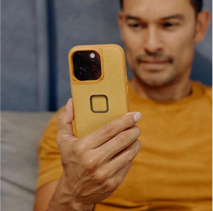 Actual product image Peak Design Everyday Case iPhone 15 (Apple iPhone 15 Plus)