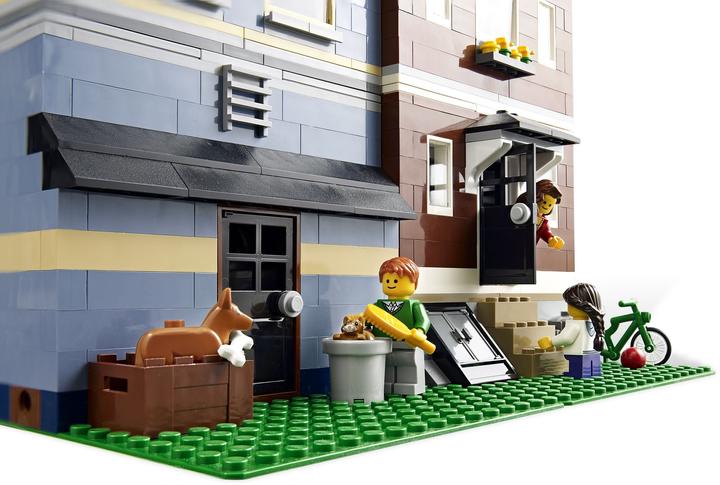 Actual product image LEGO Creator EXPERT Pet Shop (10218, LEGO Creator Expert)