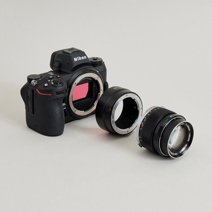 Produktbild Urth Lens Mount Adapter: Compatible with Olympus OM Lens to Nikon Z Camera Body
