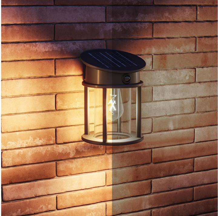 Actual product image Philips Lighting Geri 929004633001 Solar-Aussenwandleuchte 3.2 W Warmweiss Schwa (470 lm, IP44)