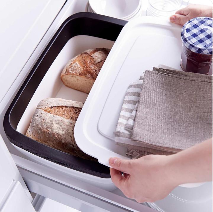 Actual product image Tupperware BreadSmart Large