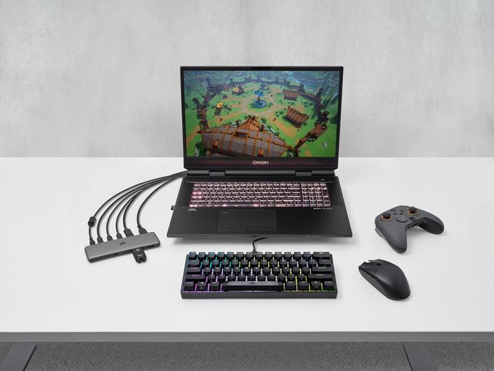 Actual product image Corsair USB 100 (USB-C, 7 Ports)