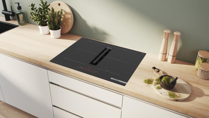 Image du produit Bosch Hausgeräte Série 6, Table de cuisson avec hotte aspirante (induction), 70 cm, Pose libre, PVQ711H26E