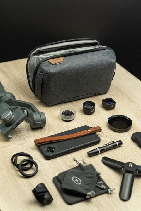 Actual product image Peak Design Tech Pouch (Camera accessory bag, 2 l)