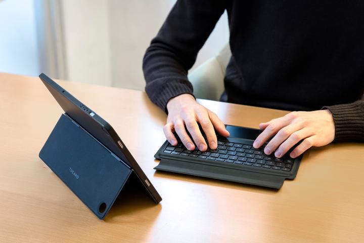 Actual product image Samsung Tucano Book Cover Keyboard for Tab A9+ (DE, Galaxy Tab A9+)