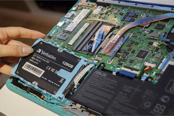 Actual product image Verbatim Vi550 (128 GB, 2.5")