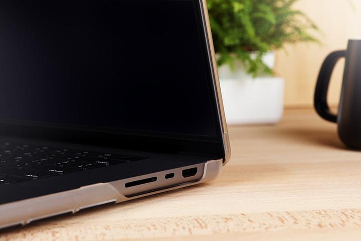 Actual product image Moshi iGlaze for MacBook Pro 16" (2021) (16", Apple)