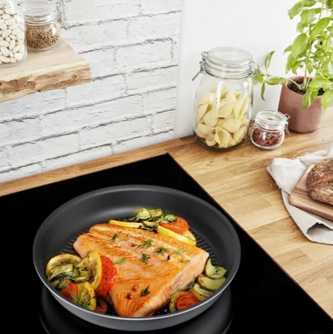 Image du produit Tefal EMOTION 28 CM E30006 (28 cm, Poêle à frire, Acier inoxydable)