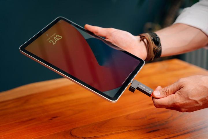 Actual product image Verbatim Dual QuickStick (128 GB, USB-A, USB-C)