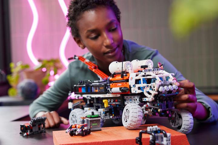 Actual product image LEGO Mars Exploration Rover (42180, LEGO Technic)